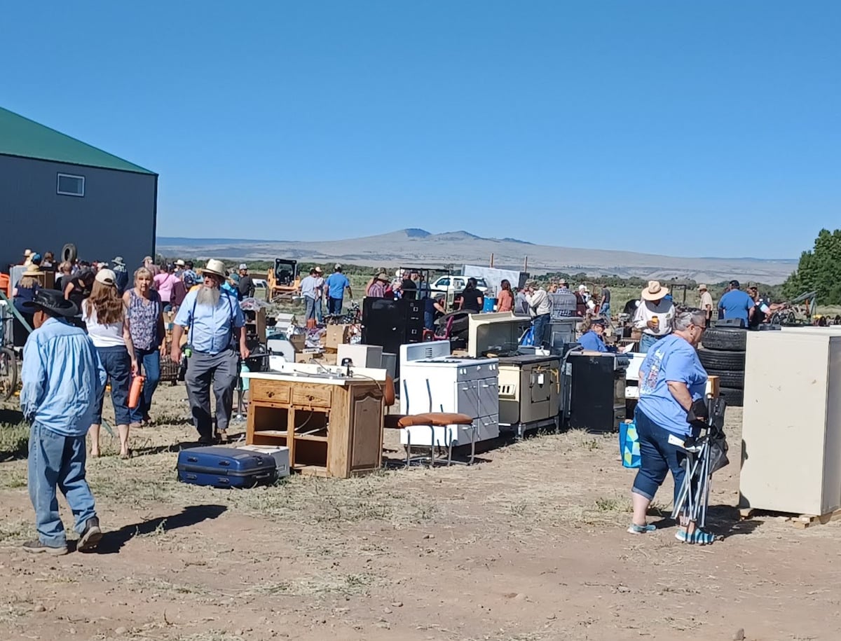 Appliances and household goods for sale at Colorado Amish auction