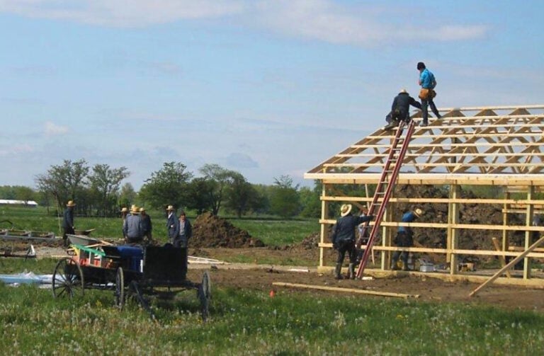 The Amish “Black Box” Phone: The Device They Built to Keep Big Tech Out