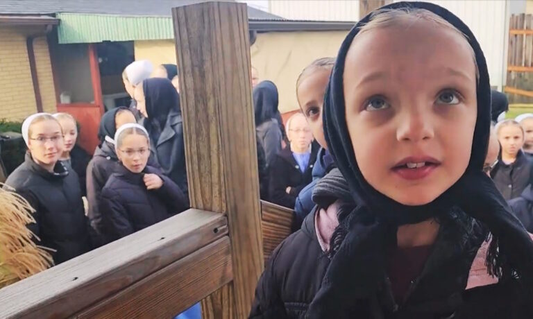 This Video of Amish Children Singing Christmas Carols Will Warm Your Heart