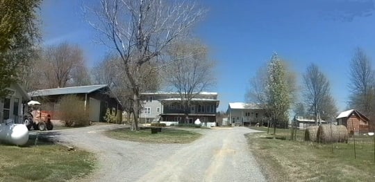 amish-home-chouteau-settlement