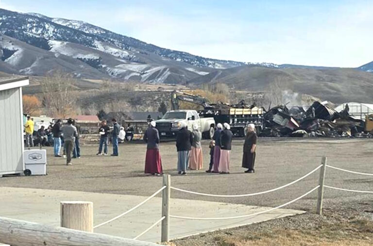 After Fire Destroys Idaho Amish Family’s Market, Dozens Show Up The Next Morning To Help
