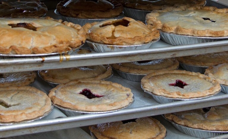 Why This Amish Bakery In Jamesport, Missouri Is A Must-Stop — Fresh Pies, Breads & A Behind-the-Scenes Look (25 Photos)