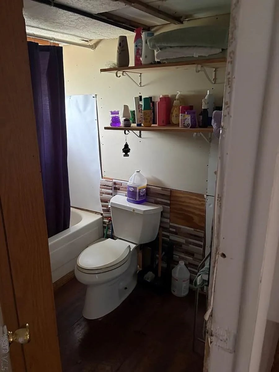 The single bathroom in a six-bedroom Amish home in Punxsutawney, Pennsylvania