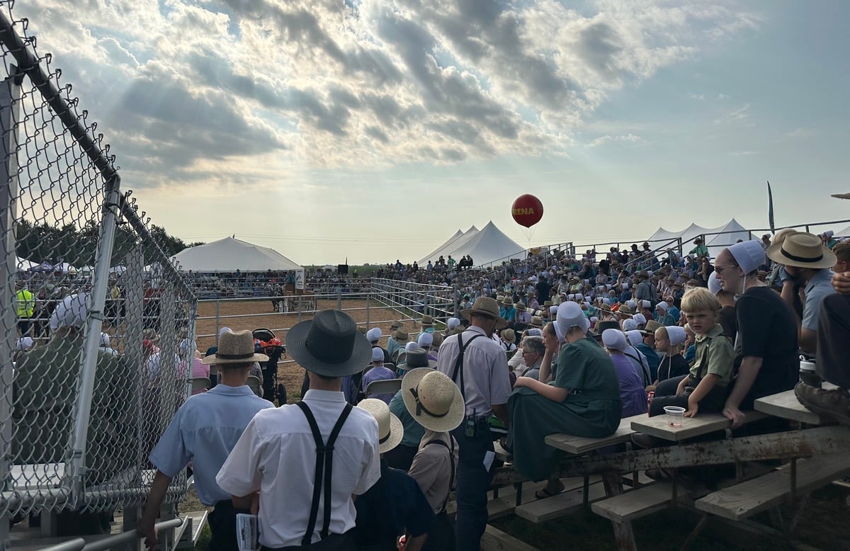 Pony Parade crowd – Horse Progress Days 2026 Crowd watching the Pony Parade at Horse Progress Days 2026 in Arthur, Illinois