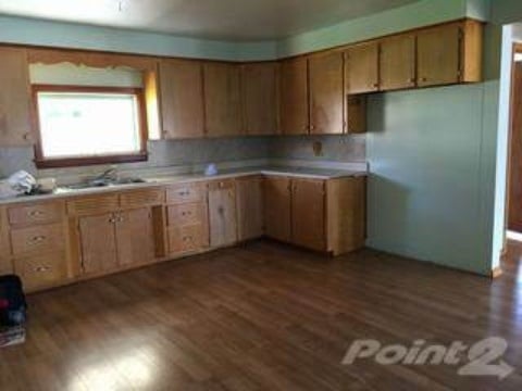 kitchen-in-amish-home-for-sale