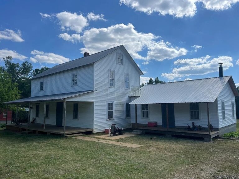 This Rare Deep South Amish Community Now Has 4 Homes For Sale — Is It Disbanding? (20 Photos)
