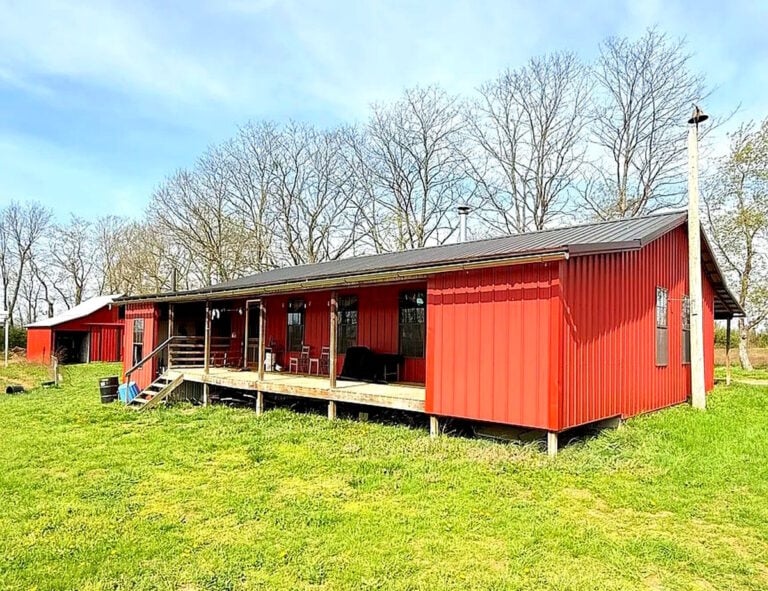 An Amish Home for $180,000: Three Bedrooms, No Bathrooms, and an Exterior Canned Goods Pantry (20 Photos)