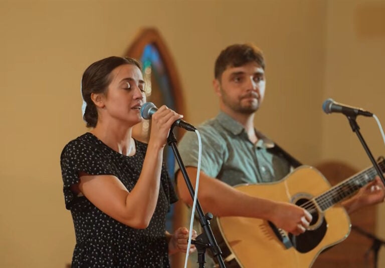 Ben & Rose Perform “On Heaven’s Bright Shore” Live With Conrad Fisher