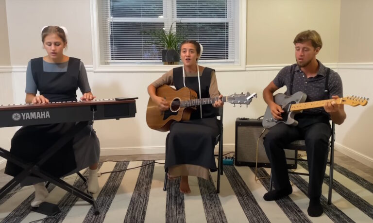 Third Fret Harmony (With Rose): “I Want To Stroll Over Heaven With You”